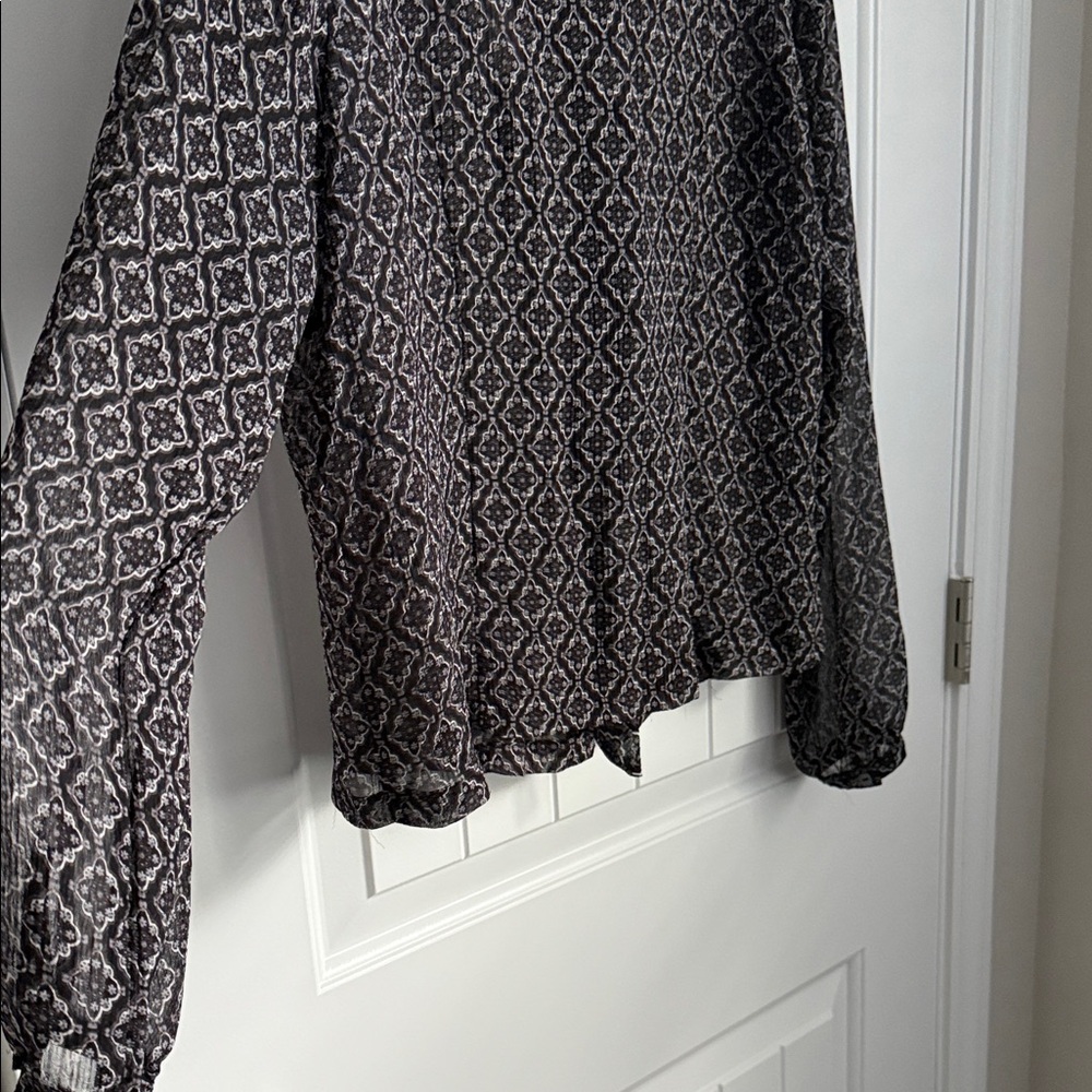 Patterned Blouse - Picture 5 of 7